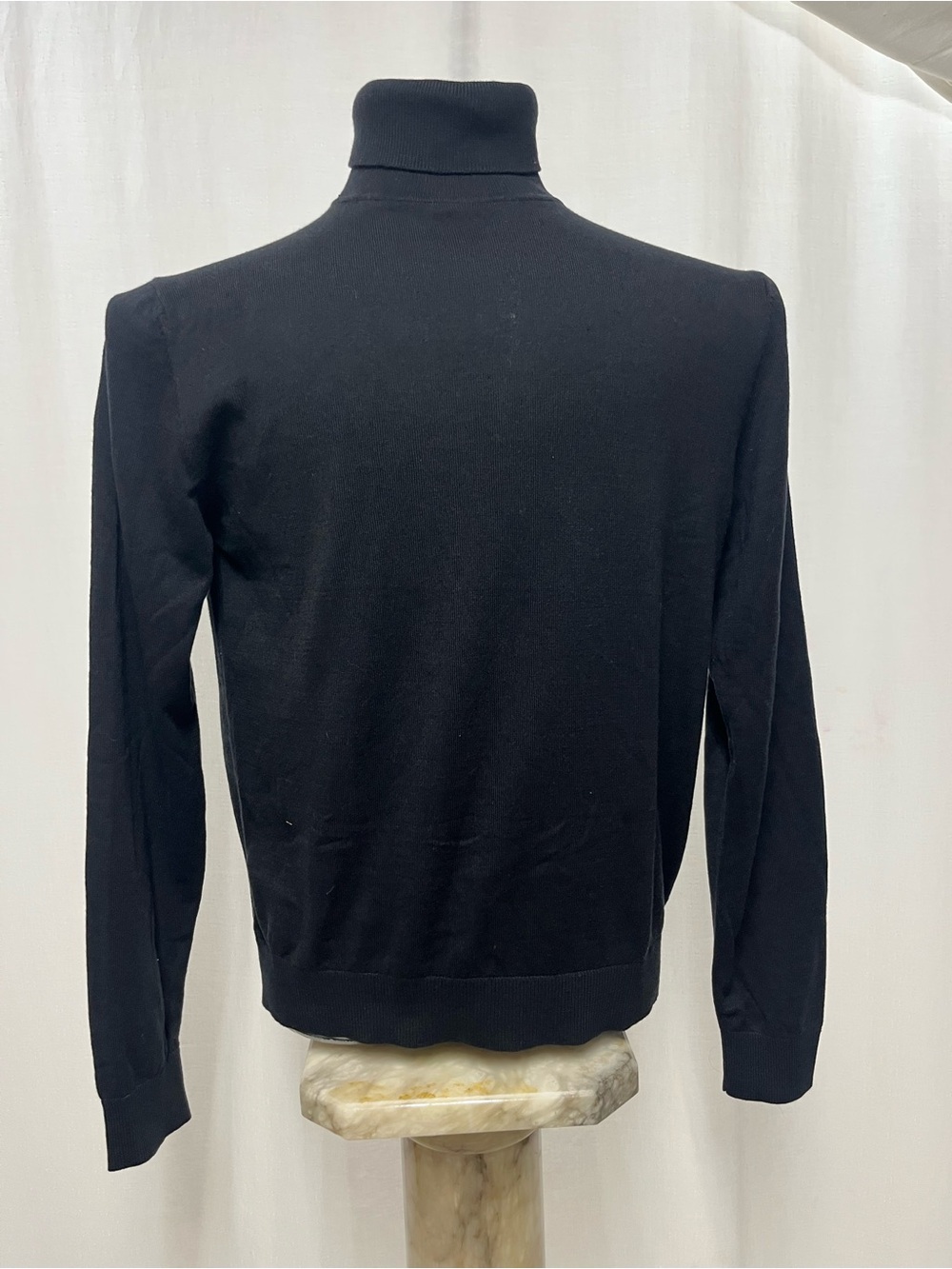 Classic Men's small Black Turtleneck light knit Sweater travel business 1731